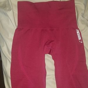 Beet seamless leggings.